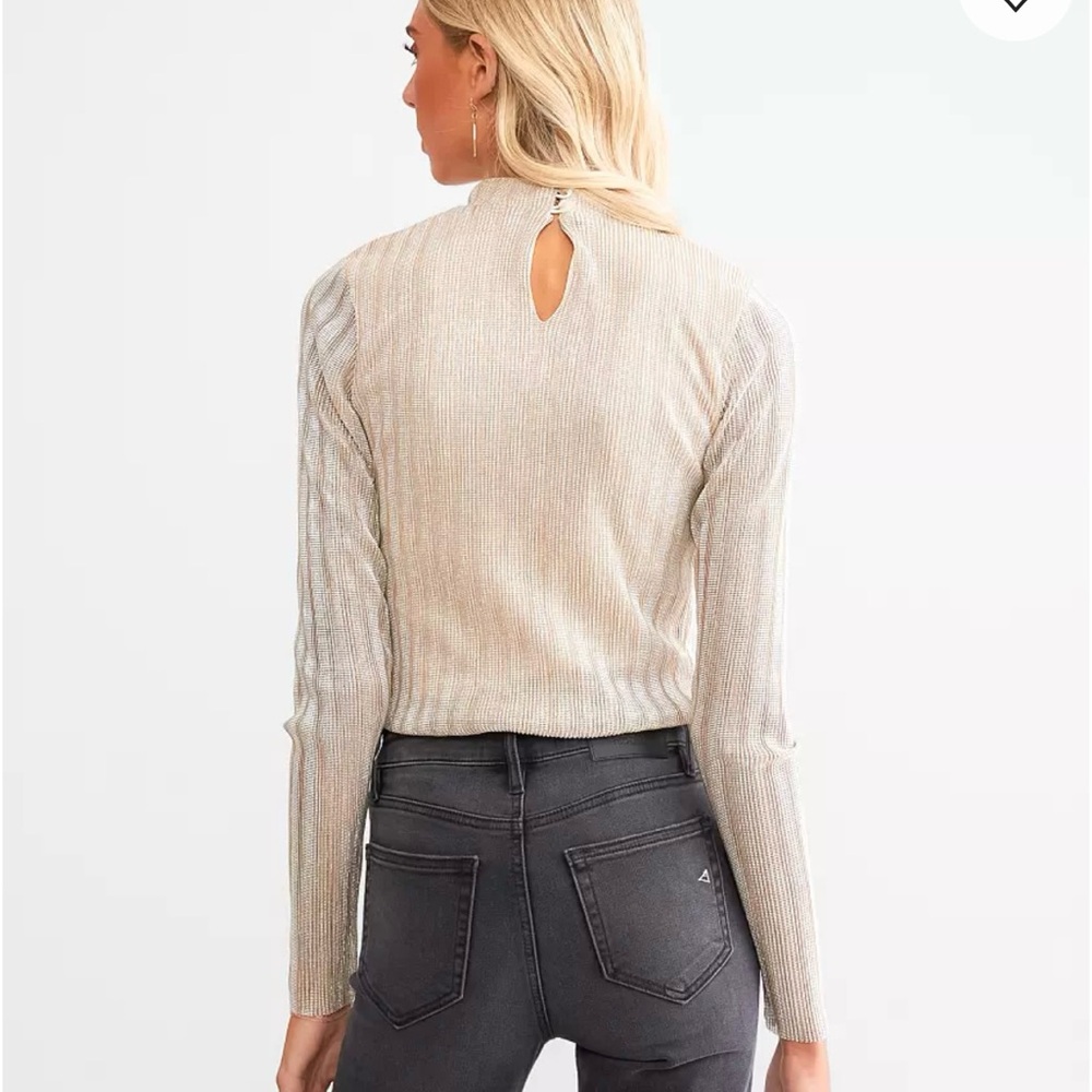 Metallic Ribbed Mesh Cropped Top - Picture 2 of 5
